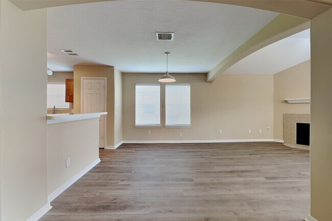 Building Photo - 6530 Portlick Dr