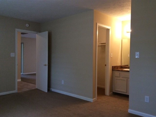 Building Photo - 2808 Crosscreek Cir