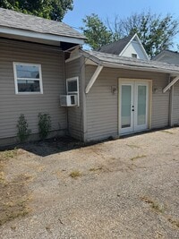 Building Photo - 837 11th St