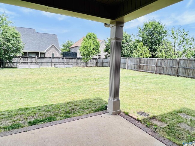 Building Photo - 104 Woodvale Dr