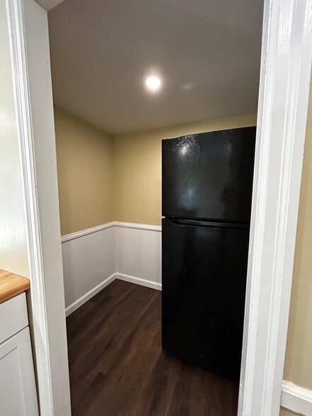 Building Photo - 444 Main St