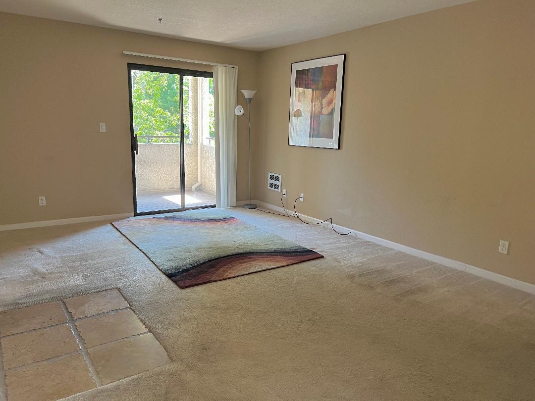 Living room - 880 E Fremont Ave