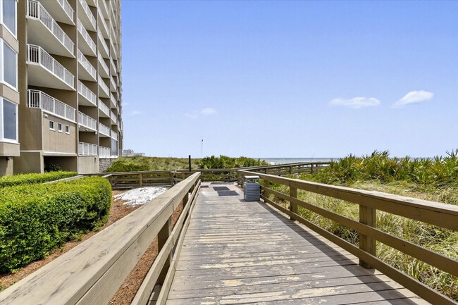 Building Photo - 14701 Front Beach Rd
