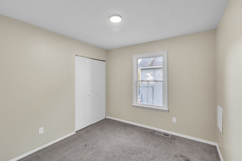 Building Photo - 3415 E 106th St
