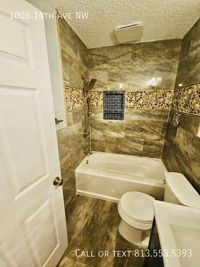 Building Photo - 1006 14th Ave NW