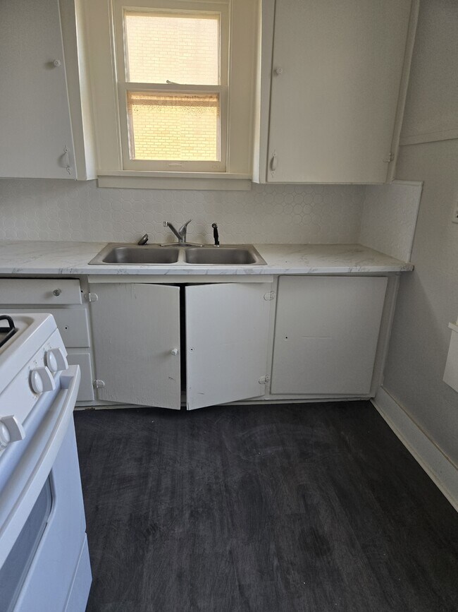 Building Photo - 1918 18th St