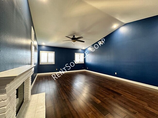 Building Photo - 25506 Paine Cir