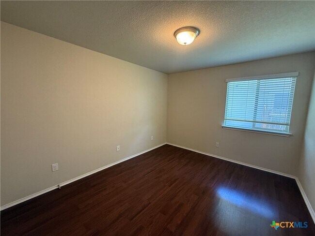 Building Photo - 1314 Briscoe Ct