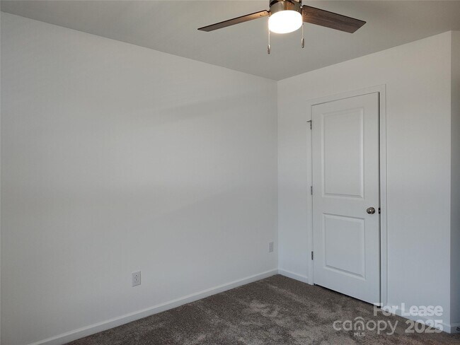 Building Photo - 10033 Guardian Dr