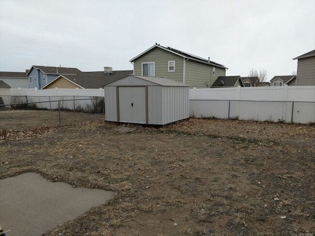 Building Photo - ALL PROSPECTIVE TENANTS MUST SUBMIT A $58 NON-REFUNDABLE APPLICATION FEE PER APPLICANT ONLINE AND...