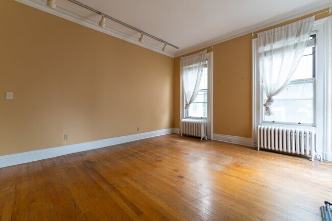 Building Photo - 95 Olive St