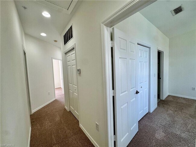 Building Photo - 3255 Tamara Dr