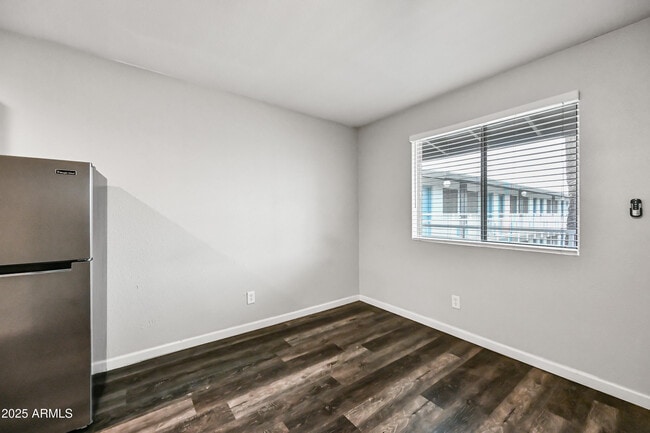 Building Photo - 3025 N 32nd St