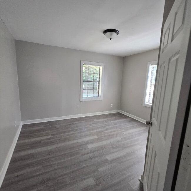 Building Photo - 858 Alaska St