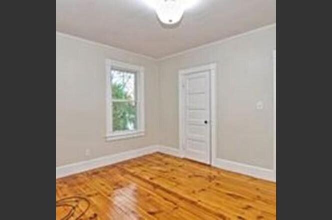 Building Photo - 25R Saunders St