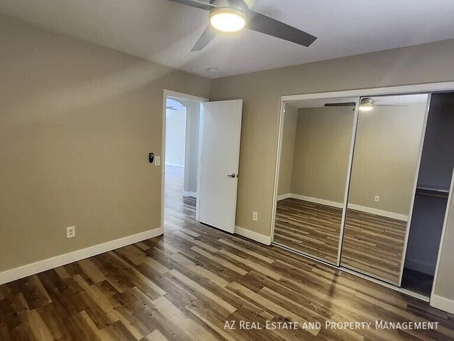 Building Photo - 8642 W Echo Ln