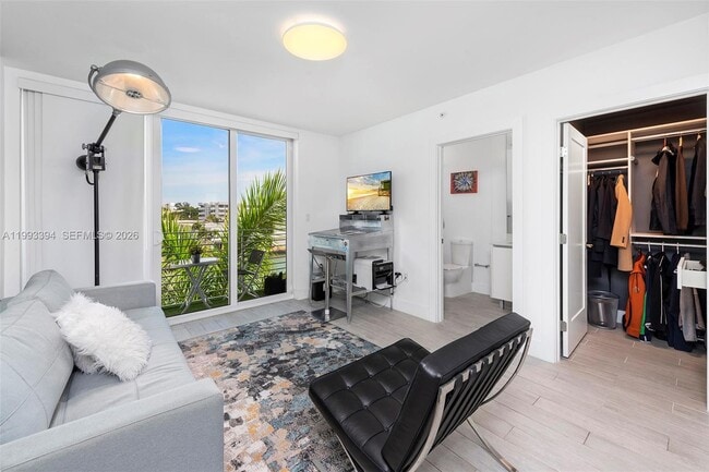 Building Photo - 41 N Shore Dr