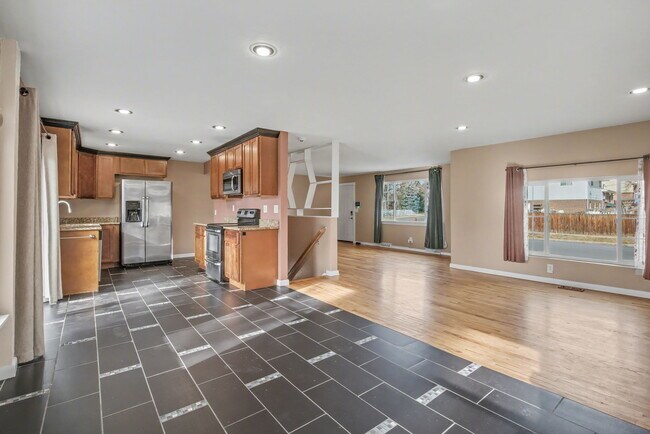 Building Photo - 8624 W Florida Ave