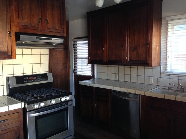 Building Photo - 2900 Palm Ave