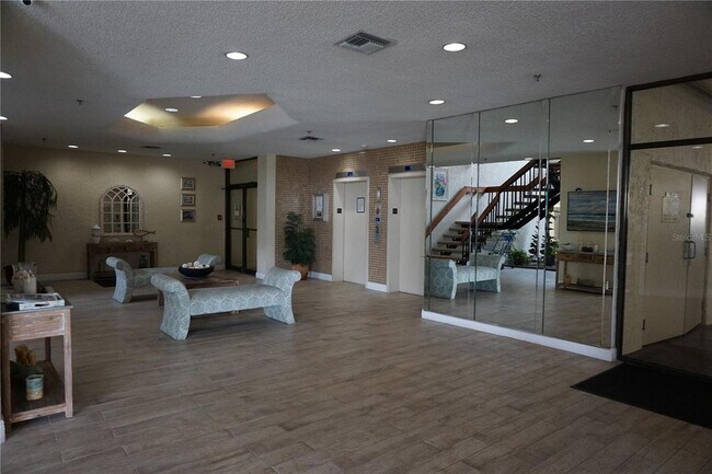 Building Photo - 6322 Palma Del Mar Blvd S