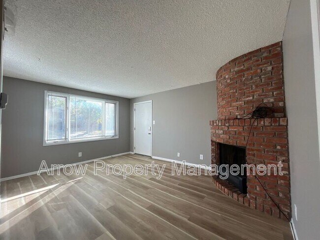 Building Photo - 515 S 2nd St