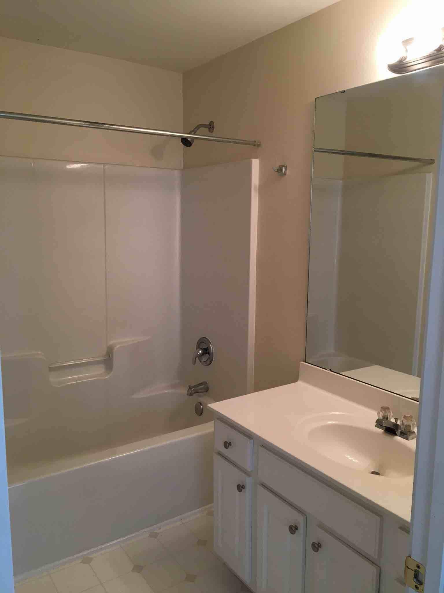 En suite. - 7042 Mead Lane