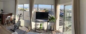 Building Photo - 3312 Avenida de Portugal