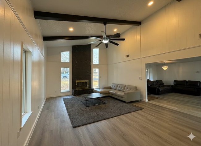 Building Photo - 2807 Macauslan St