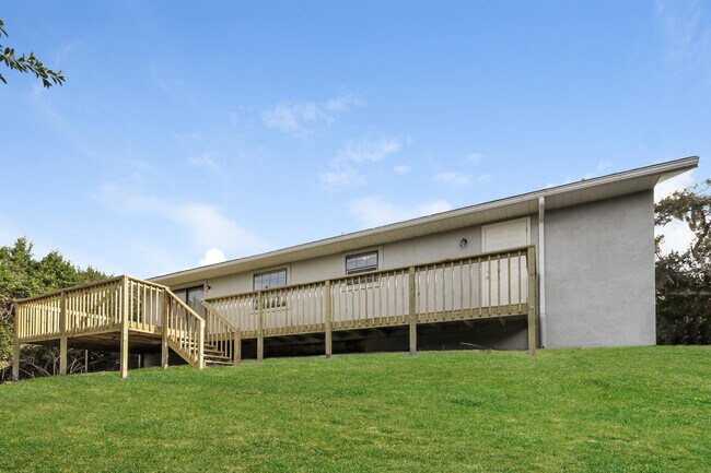 Building Photo - 3982 Ridgewood Dr