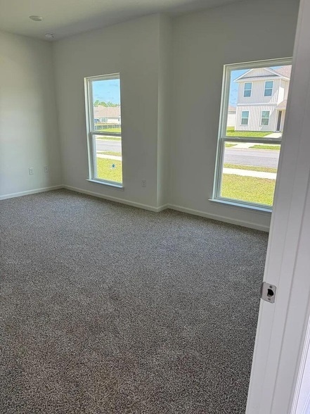 Building Photo - 94 Bluebeech St