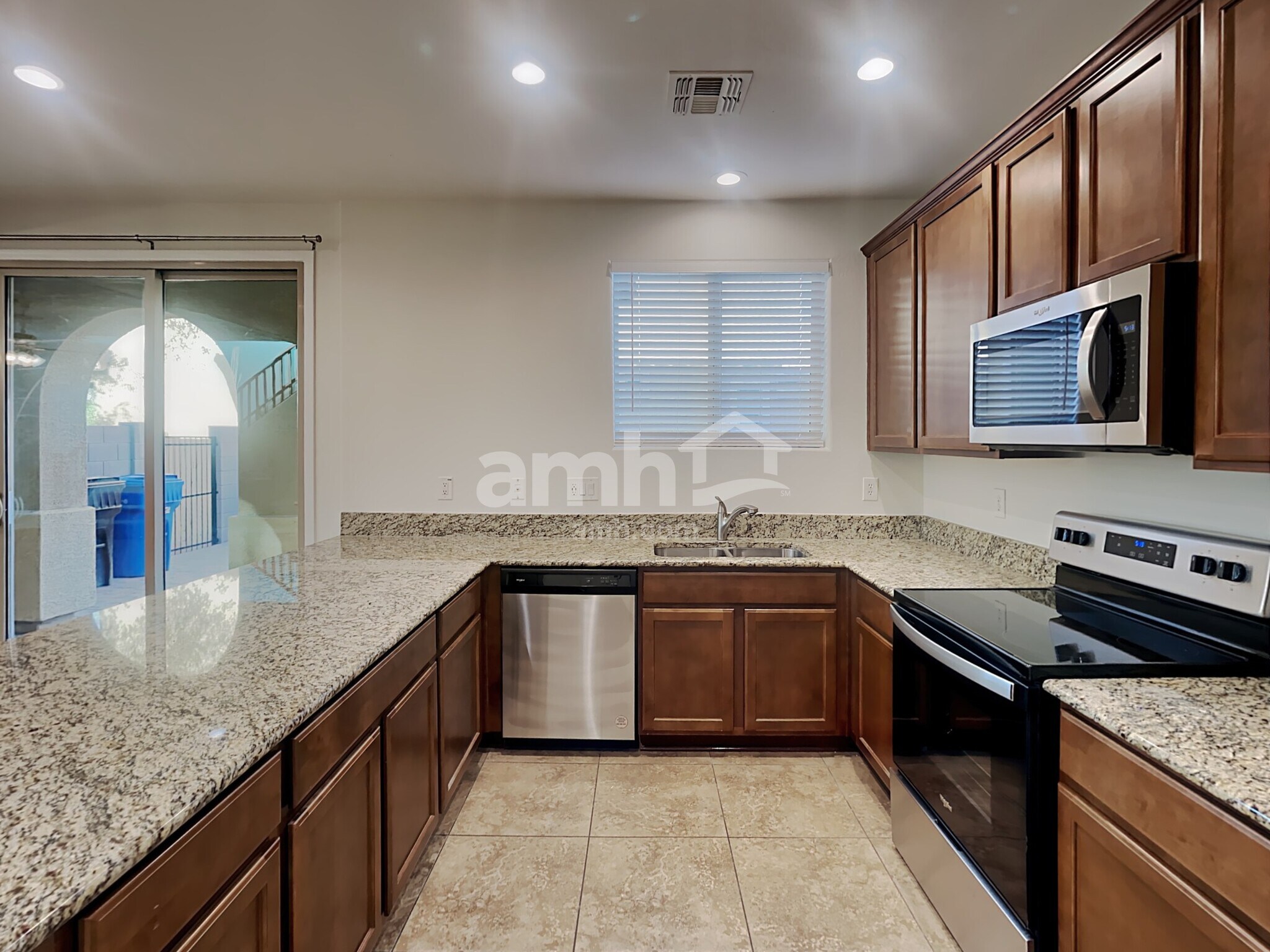 Building Photo - 2865 S Hansen Dr