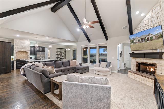 Building Photo - 251 Hlavek Rd