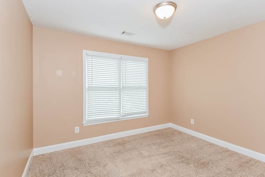 Building Photo - 1564 Fredricksberg Dr