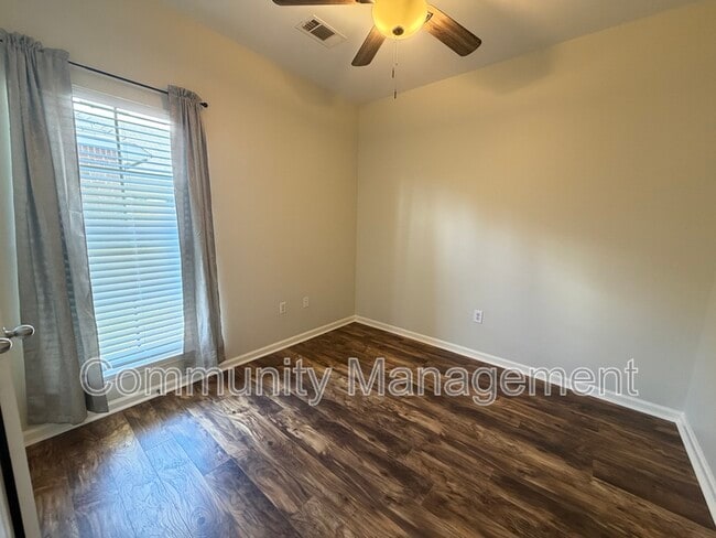 Building Photo - 40320 Creekway Cove Ct