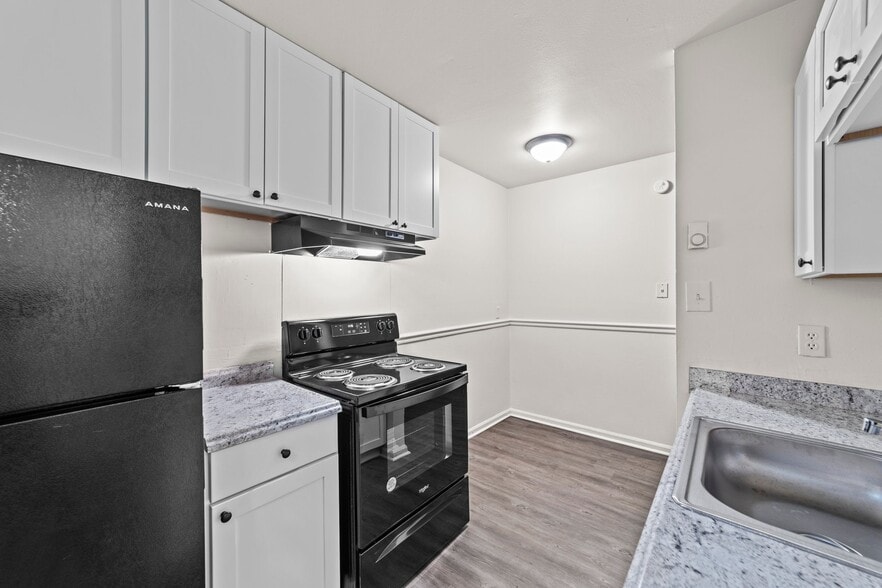 2 Bed, 1 Bath Townhome - Renovated - Arbor Row Townhomes