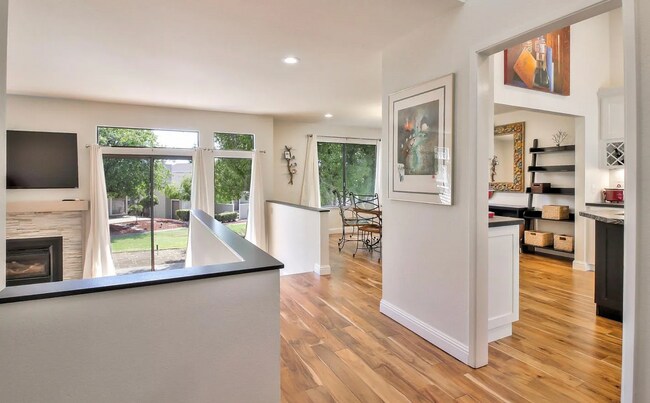 Building Photo - 3 bedroom townhome - Ridgemark