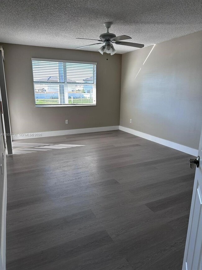 Building Photo - 2246 SE 27th Dr