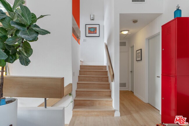 Building Photo - 1979 Grace Ave