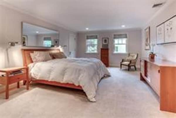 Building Photo - 68 Waverley Ave