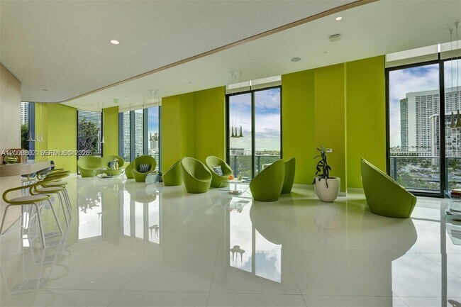 Building Photo - 501 NE 31st St