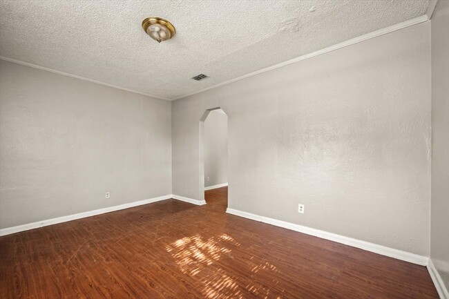 Building Photo - 1829 Lambert St