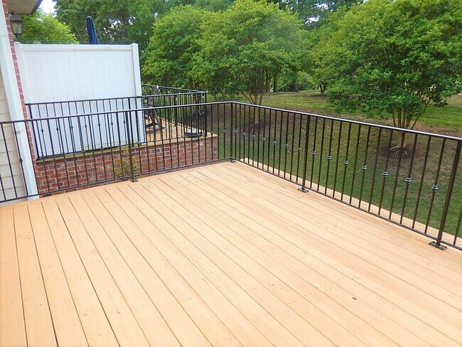 Building Photo - 2927 Imperial Oaks Dr
