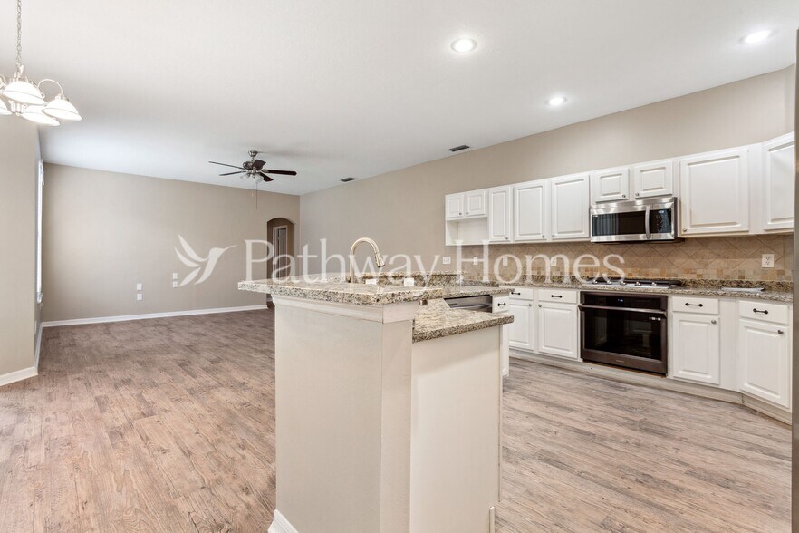 Building Photo - 10217 Newington Pl