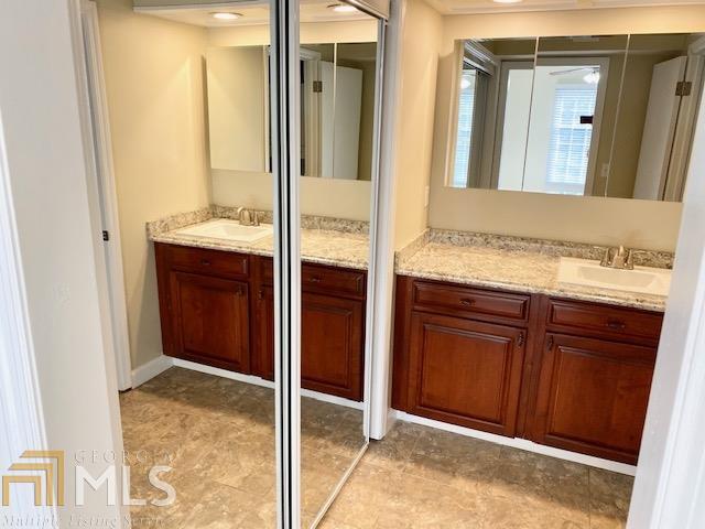 Building Photo - 3105 Colonial Way