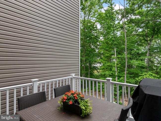 Building Photo - 2552 Buckthorn Dr