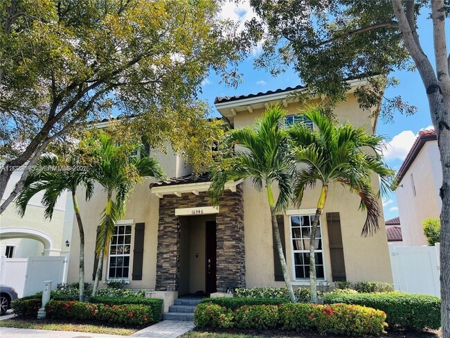 Building Photo - 16946 SW 90th Terrace Cir