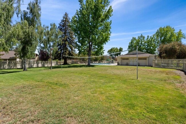 Building Photo - 1225 Picasso Dr