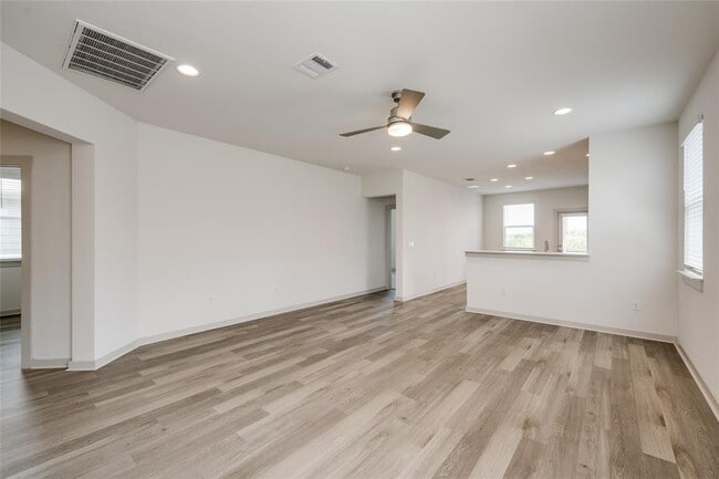 Building Photo - 8004 Linnie Ln