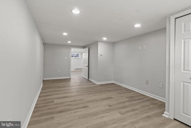 Building Photo - 418 Delview Ln