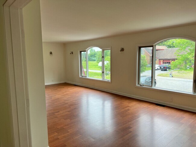 Building Photo - 17 Pheasant Dr